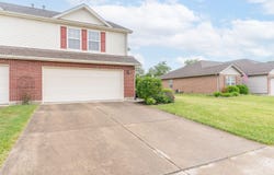 2204 Navajo Trail, Piqua, OH 45356