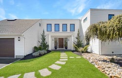 24 LAURA LEE DR, Center Moriches, NY 11934