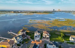 21 Hart Ln, Ventnor, NJ 08406