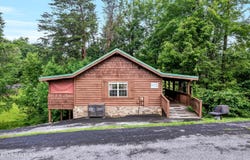 2015 Piney Overlook Lane, Sevierville, TN 37862