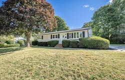17 Hamlet St, Fairhaven, MA 02719