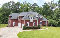 110 Aston Hall, Macon, GA 31210