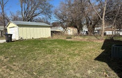 1521 Clinton Avenue, Des Moines, IA 50313