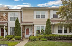 323 LEEDOM WAY, NEWTOWN, PA 18940