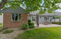 10109 N Gettysburg Ct, Mequon, WI 53092