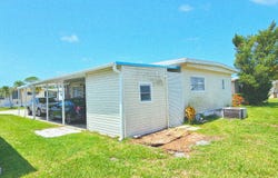 141 4th St West, Nokomis, FL 34275