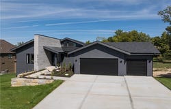 2051 NW Scenic View Drive, Riverside, MO 64150