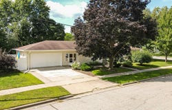 1006 9TH Street, WAUPACA, WI 54981-7566