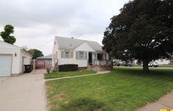 1546 E 1st Street, Fremont, NE 68025