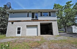 1077 Seneca Creek Road, West Seneca, NY 14224