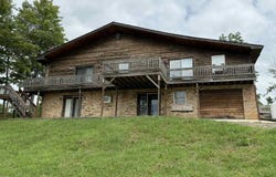 263 W Taxiway Dr, Albany, KY 42602