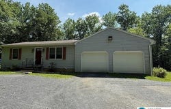9155 N Loop Road, SLATINGTON, PA 18080