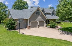 1805 NE Oakridge Drive, Claremore, OK 74017