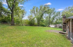 1008 NW Arlington Court, Blue Springs, MO 64015