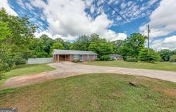 86 Hilltop, Auburn, GA 30011