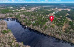 448 Shoreline Drive, Kingsland, GA 31548
