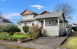 155 S 8TH ST, St. Helens, OR 97051