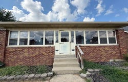 5248 E 10th Street, Indianapolis, IN 46219