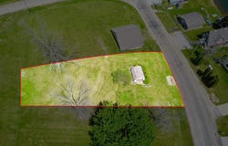 5215 N Lakeshore Drive, Brooklyn, IA 52211
