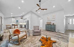 7 OAK VIEW DR, Staunton, VA 24401