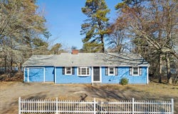 365 Phinneys Lane, Centerville, MA 02632
