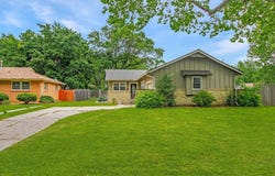 1300 N Westview Dr, Derby, KS 67037