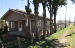 106 E Magnolia Avenue, Electra, TX 76360