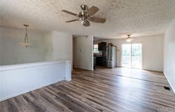 24235 Thames Lane, St Robert, MO 65584