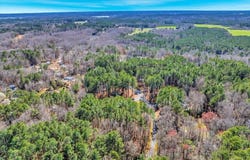 23 Hawthorne Dr, Bracey, VA 23919