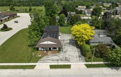 4326 Michigan Ave, Manitowoc, WI 54220