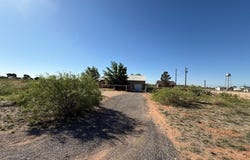1100 6th St, Wickett, TX 79788