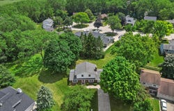264 Oaklawn Ct, Pewaukee, WI 53072