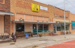 211 Main St, McLean, TX 79057