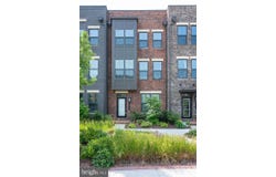 13039 HATTONTOWN SQUARE, HERNDON, VA 20171