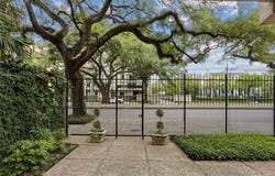 2511 ST CHARLES Avenue, New Orleans, LA 70130