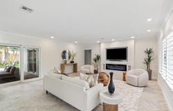 2725 NE 35th Ct, Fort Lauderdale, FL 33308