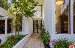 605 N Hillcrest Rd, Beverly Hills, CA 90210