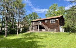16 Appalachian Dr, Coxsackie, NY 12015