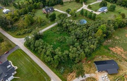 28 Freesia Ct, Brandenburg, KY 40108