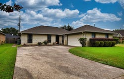 9286 Meadowbend Dr., Beaumont, TX 77706