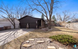 205 E 34th St, Sioux Falls, SD 57105-4932