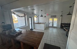 304 W Blakely Avenue, Rush Springs, OK 73082