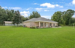 202 Ruston Rd., Carriere, MS 39426