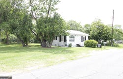 511 E 17th Street, Alma, GA 31510