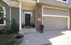 18207 Rollins Drive, Smithville, MO 64089