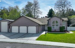 1105 PEACOCK St, Hammond, OR 97121