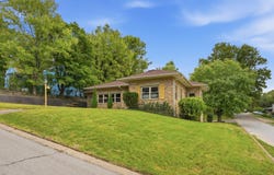 517 W Hickory Street, Neosho, MO 64850