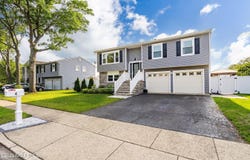 4 Wisteria Place, Howell, NJ 07731