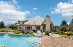 1012 N Bluespruce Cir, Hartland, WI 53029