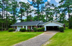 167 4th Ave, Grove Hill, AL 36451